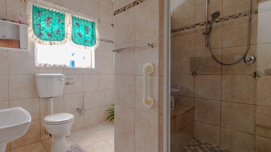 5 Bedroom Property for Sale in Lamberts Bay Western Cape